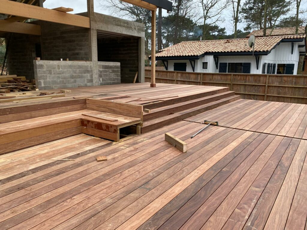 Terrasse en bois exotique, marches – SASU BADI