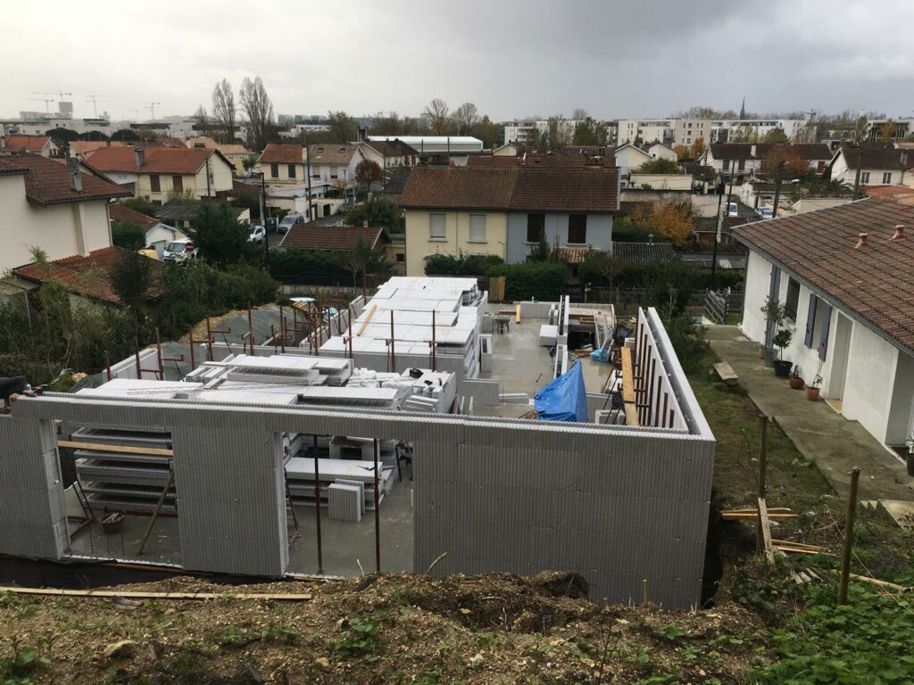 Dalle et murs en blocs coffrants, chantier – SASU BADI