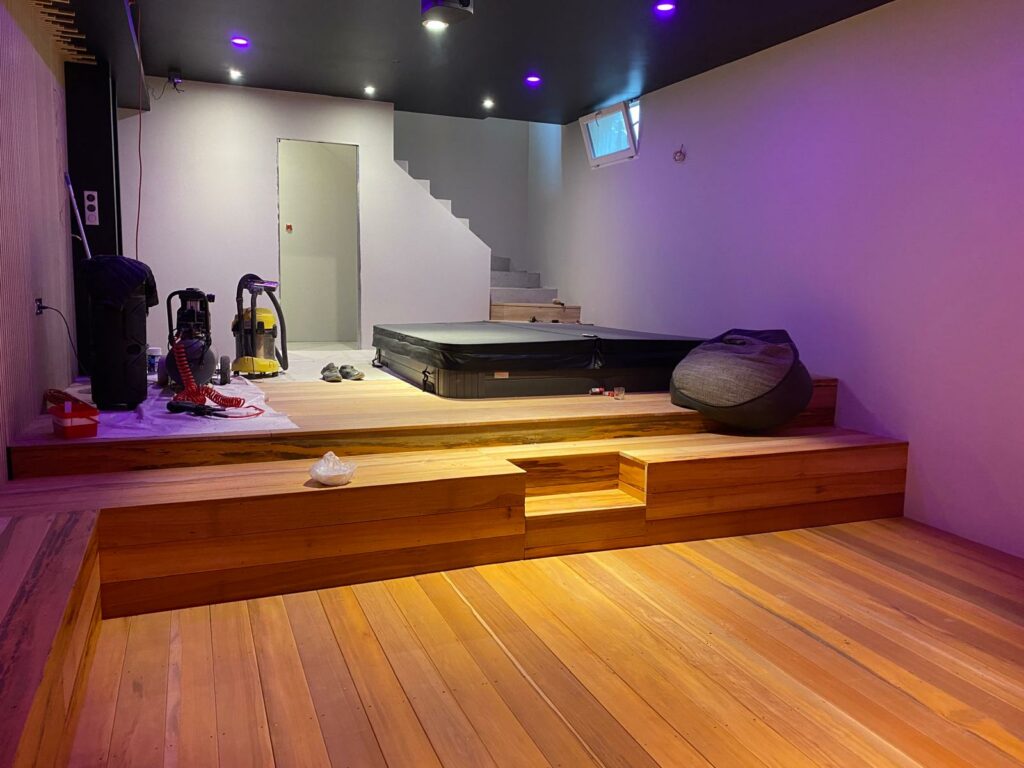Espace détente en bois avec spa – SASU BADI