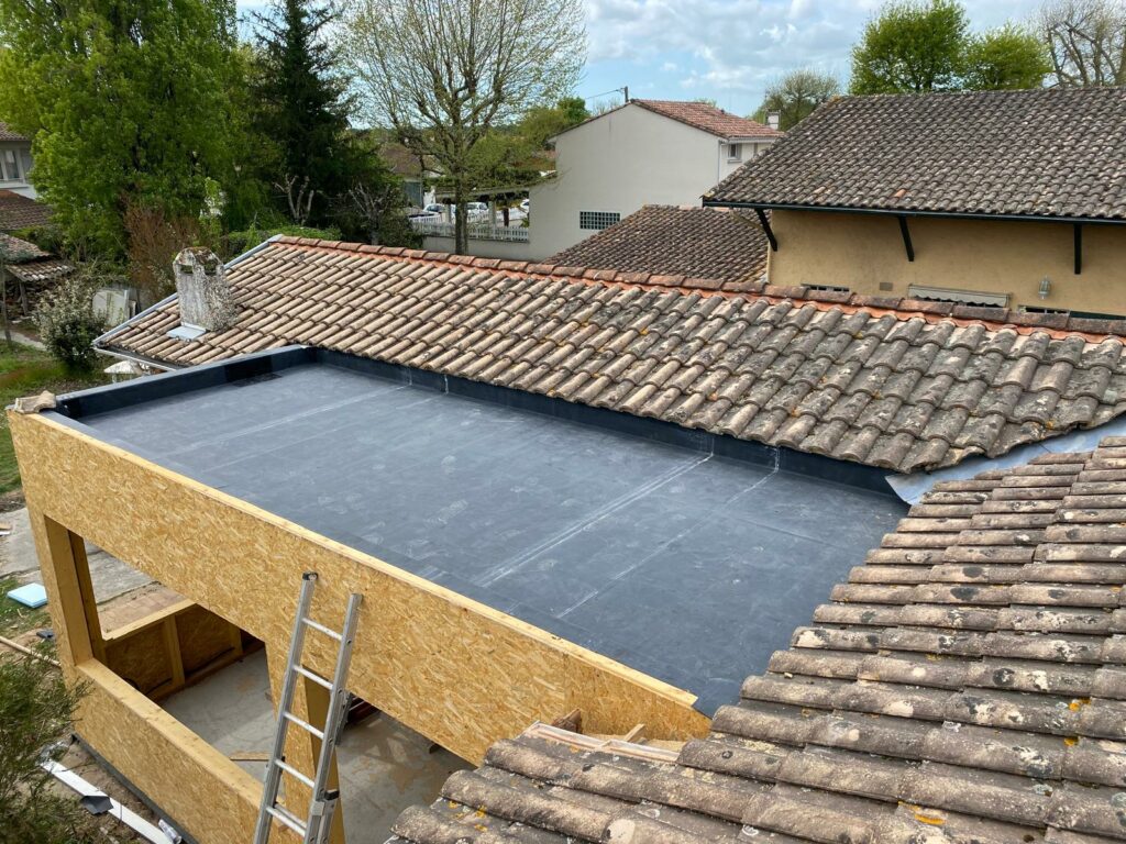 Toiture plate sur extension – SASU BADI