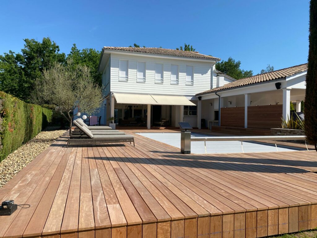 Terrasse en bois exotique et piscine – SASU BADI
